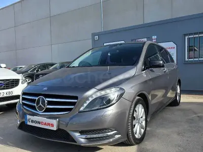 Begagnad Mercedes B180 109 HK (80 kW) 2012 Grå Minibuss