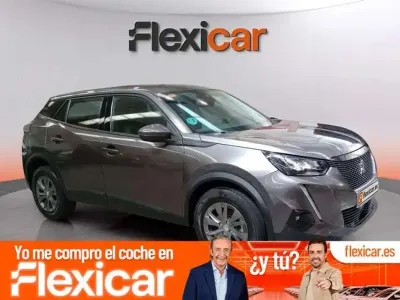 Usado Peugeot 2008 Active 110 CV (80 kW) 2021 Gris SUV