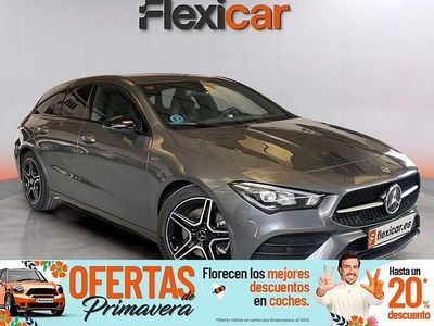 Usado Mercedes CLA200 Shooting Brake 150 CV (110 kW) 2021 Gris / plata Familiar