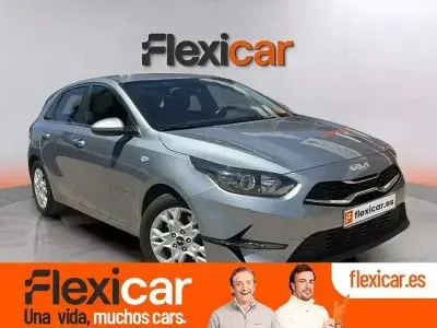 Usado Kia Ceed 136 CV (100 kW) 2023 Gris Utilitario