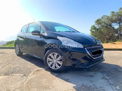 Usado Peugeot 208 Access 82 CV (60 kW) 2014 Negro Utilitario