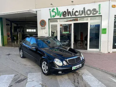 Usado Mercedes E320 Avantgarde 204 CV (150 kW) 2003 Azul Berlina