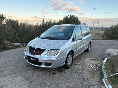 Usado Lancia Phedra 128 CV (94 kW) 2006 Gris / plata Monovolumen