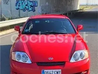 Usado Hyundai Coupé 143 CV (105 kW) 2003 Rojo Coupe