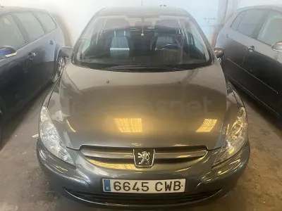 Usado Peugeot 307 136 CV (100 kW) 2004 Gris / plata Berlina