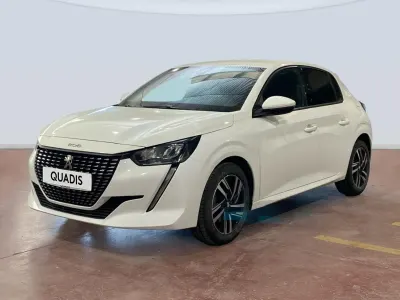 Używany Peugeot 208 Allure 101 KM (74 kW) 2021 Biały Hatchback