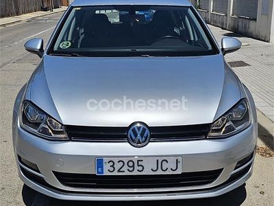 Usado VW Golf VII Advance 105 CV (77 kW) 2015 Gris / plata Berlina