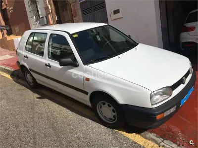 Usado VW Golf III 60 CV (44 kW) 1995 Blanco Berlina