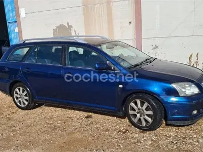 Usado Toyota Avensis Sol 150 CV (110 kW) 2006 Azul Familiar