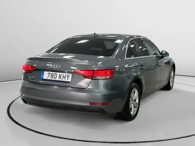 Usado Audi A4 Advanced 150 CV (110 kW) 2018 Gris Berlina