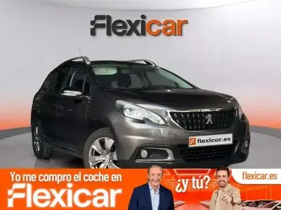 Usado Peugeot 2008 Allure 100 CV (73 kW) 2017 Gris SUV