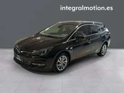Usado Opel Astra GS Line 105 CV (77 kW) 2021 Negro Familiar