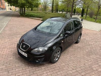 Usado Seat Altea XL I-Tech 105 CV (77 kW) 2015 Negro Monovolumen