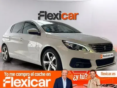 Usado Peugeot 308 Allure 130 CV (95 kW) 2020 Blanco Berlina