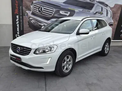 Käytetty Volvo XC60 Momentum 190 HP (139 kW) 2015 Valkoinen Katumaasturi