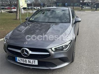 Usado Mercedes CLA200 Shooting Brake 150 CV (110 kW) 2021 Gris / plata Familiar