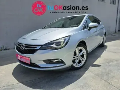 Usado Opel Astra Excellence 150 CV (110 kW) 2016 Gris Berlina