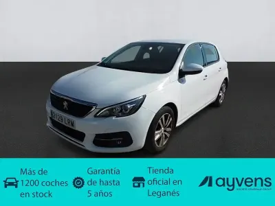 Usado Peugeot 308 Active 131 CV (96 kW) 2021 Blanco Berlina