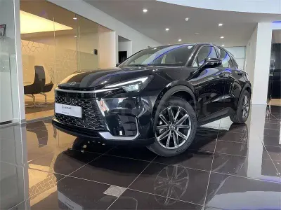 Usado Lexus LBX 136 CV (100 kW) 2025 Negro SUV