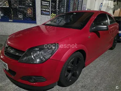 Usado Opel Astra GTC Sport 150 CV (110 kW) 2007 Rojo Berlina