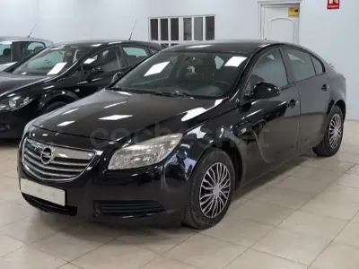 Usado Opel Insignia Selective 130 CV (95 kW) 2010 Negro Berlina