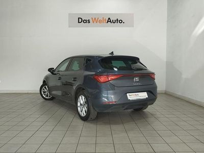 Usado Seat Leon Style 131 CV (96 kW) 2024 Gris Berlina