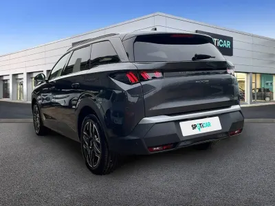 Usado Peugeot 5008 Allure 136 HP (100 kW) 2025 Cinzento SUV
