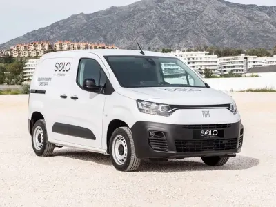 Usado Fiat Doblò 102 CV (75 kW) 2023 Blanco Monovolumen
