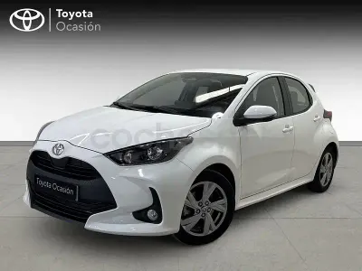Usado Toyota Yaris Hybrid Active 116 CV (85 kW) 2025 Blanco Berlina