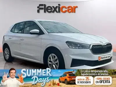 Usado Skoda Fabia Ambition 95 CV (69 kW) 2022 Blanco Utilitario