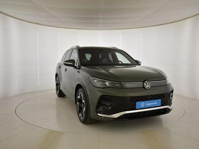 Usado VW Tiguan R-line 150 CV (110 kW) 2025 Verde SUV