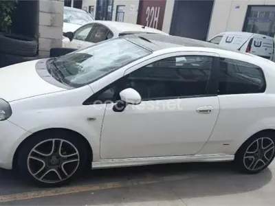 Używany Fiat Grande Punto Dynamic 77 KM (56 kW) 2008 Biały Hatchback