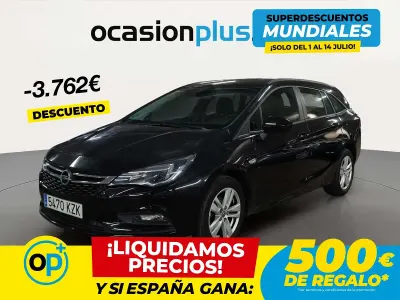 Usado Opel Astra Selective 150 CV (110 kW) 2019 Negro Familiar