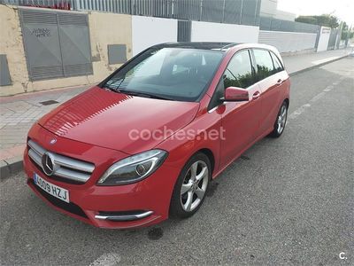 Usado Mercedes B180 109 CV (80 kW) 2014 Rojo Monovolumen