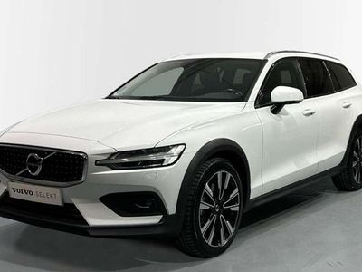 Blanco Usado 2019 Volvo V60 CC Pro Familiar | 34.800 €
