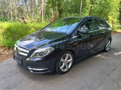 Usado Mercedes B200 136 CV (100 kW) 2012 Negro Monovolumen
