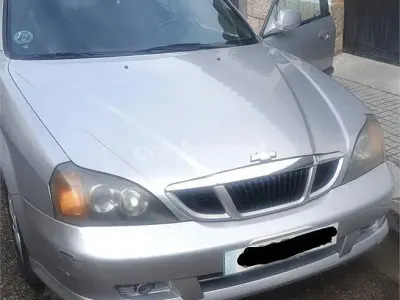 Usado Chevrolet Evanda CDX 131 HP (96 kW) 2005 Cinzento Sedan