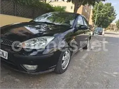 Usado Ford Focus Trend 100 CV (73 kW) 2003 Negro Berlina