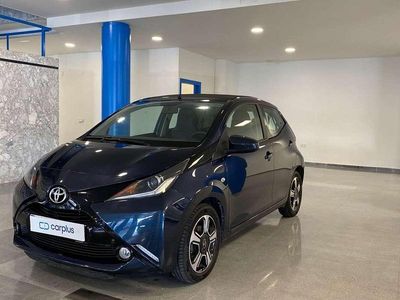 Usado Toyota Aygo x-sky 69 CV (50 kW) 2018 Negro Utilitario