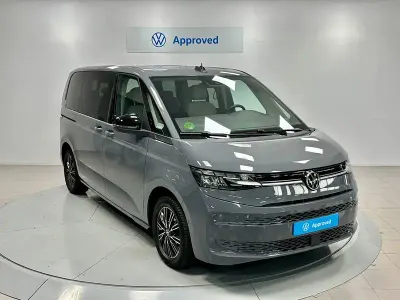 Usado VW Multivan Life 150 CV (110 kW) 2024 Gris / plata Monovolumen