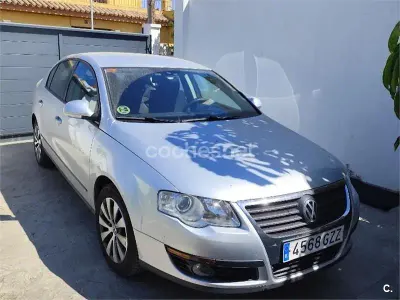 Usado VW Passat Edition 105 CV (77 kW) 2010 Blanco Berlina