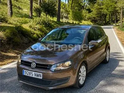 Usado VW Polo Advance 70 CV (51 kW) 2012 Marrón Utilitario