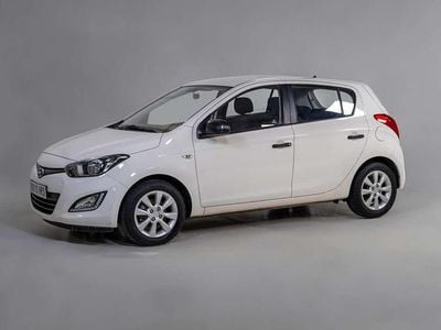 Blanco Usado 2013 Hyundai i20 Utilitario | 6990 € (Precio justo)