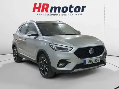 Usado MG ZS Luxury 111 CV (81 kW) 2023 Gris SUV