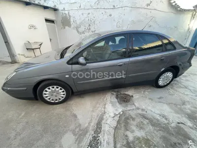 Usado Citroën C5 110 CV (80 kW) 2003 Azul Berlina