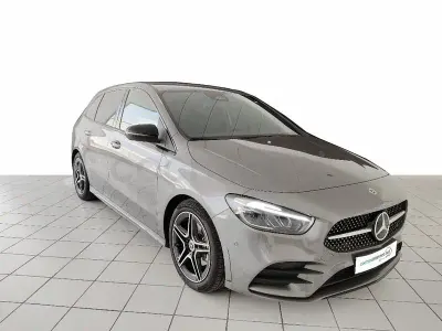 Nuevo Mercedes B180 136 CV (100 kW) 2025 Gris / plata Monovolumen