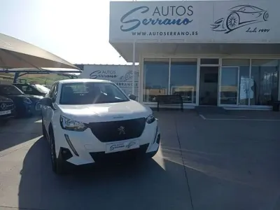 Usado Peugeot 2008 Active 110 CV (80 kW) 2021 Blanco SUV