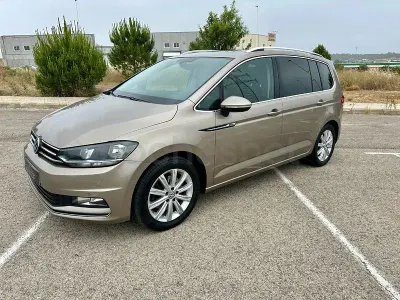 Usado VW Touran Sportline 110 CV (80 kW) 2016 Beige Monovolumen