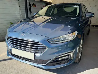 Usado Ford Mondeo Titanium 187 CV (137 kW) 2021 Azul Berlina