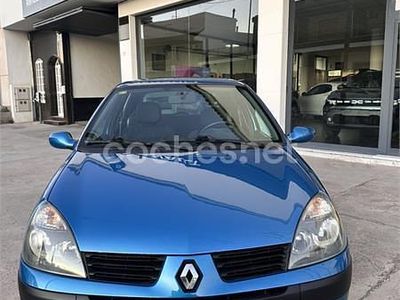 Azul Usado 2004 Renault Clio II Berlina | 4000 € (Un poco caro)